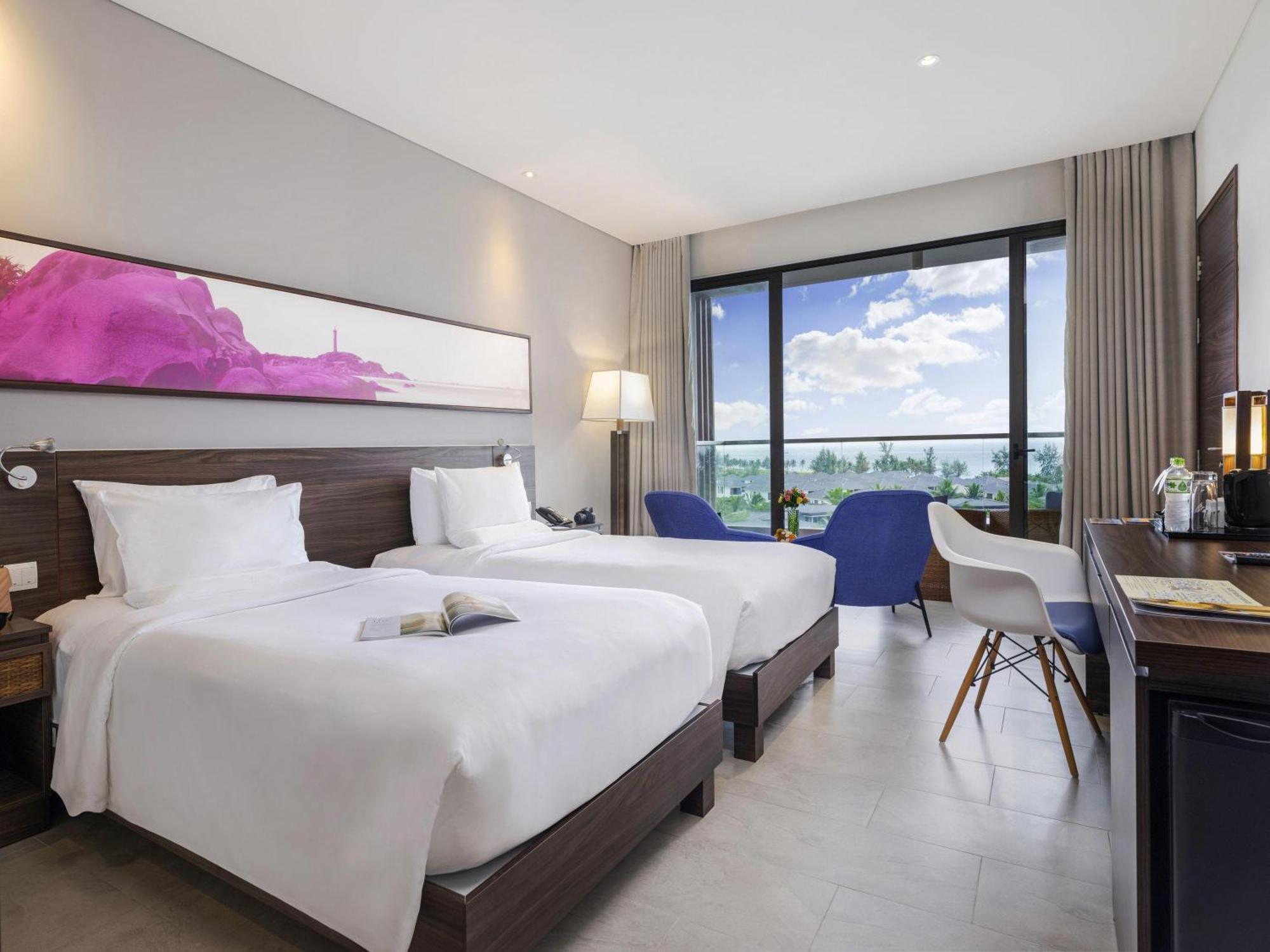 Phòng Superior 2 Giường Đơn Nhìn ra Hồ bơi